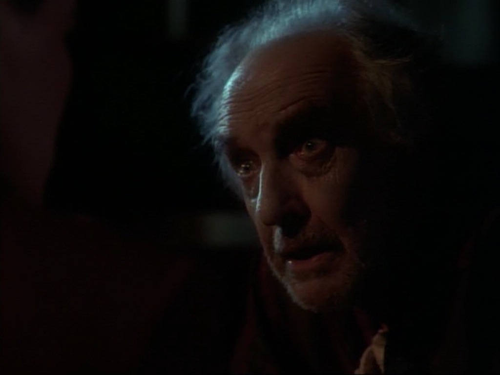 ariane179254_StarTrekVoyager_1x01_1x02-Caretaker_6769.jpg