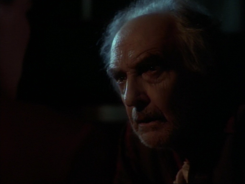 ariane179254_StarTrekVoyager_1x01_1x02-Caretaker_6774.jpg