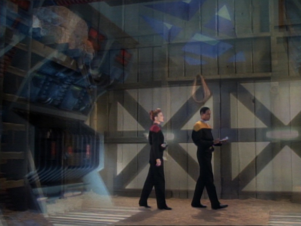 ariane179254_StarTrekVoyager_1x01_1x02-Caretaker_6806.jpg