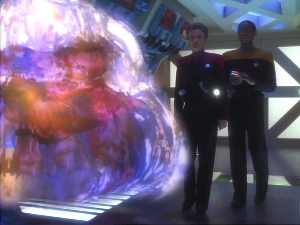 ariane179254_StarTrekVoyager_1x01_1x02-Caretaker_6833.jpg