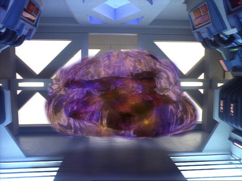 ariane179254_StarTrekVoyager_1x01_1x02-Caretaker_6838.jpg