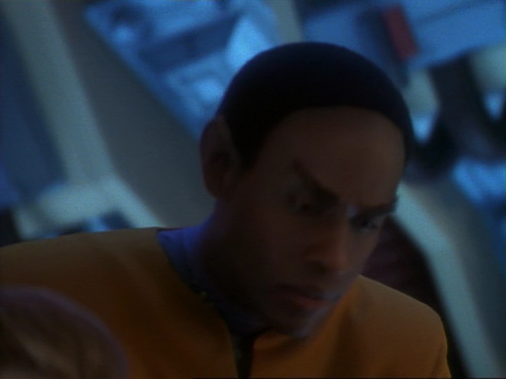ariane179254_StarTrekVoyager_1x01_1x02-Caretaker_6901.jpg