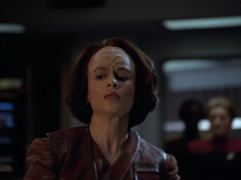 ariane179254_StarTrekVoyager_1x01_1x02-Caretaker_6948.jpg