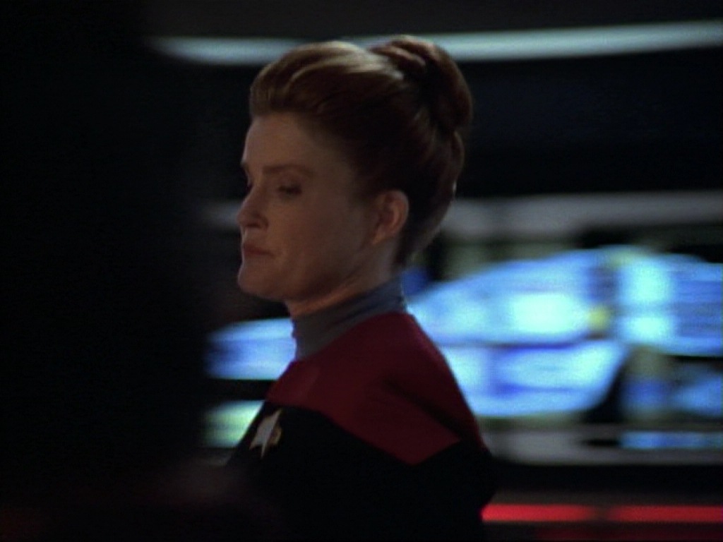 ariane179254_StarTrekVoyager_1x01_1x02-Caretaker_6955.jpg