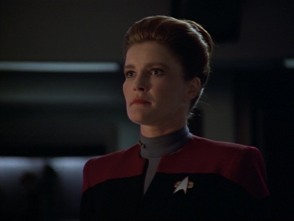 ariane179254_StarTrekVoyager_1x01_1x02-Caretaker_6965.jpg