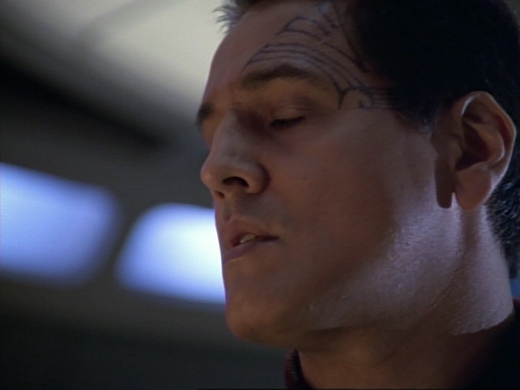 ariane179254_StarTrekVoyager_1x01_1x02-Caretaker_6971.jpg