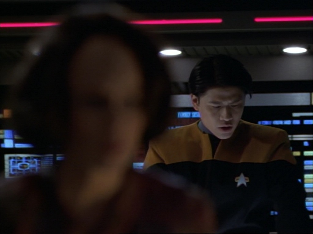 ariane179254_StarTrekVoyager_1x01_1x02-Caretaker_6981.jpg