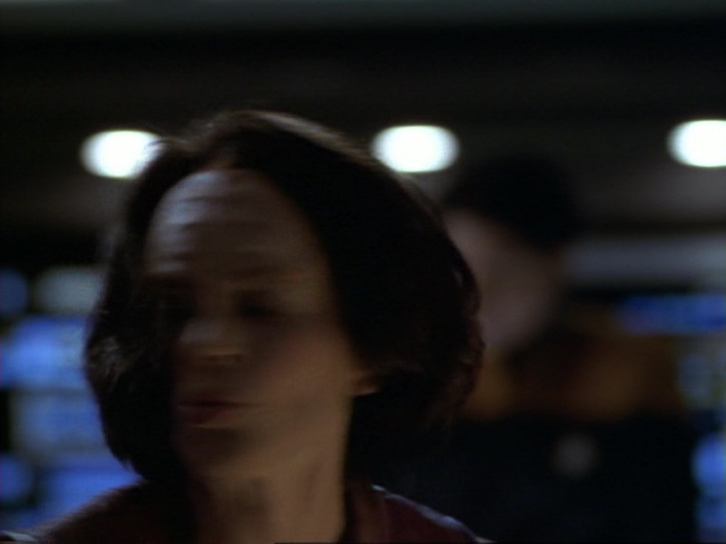 ariane179254_StarTrekVoyager_1x01_1x02-Caretaker_6987.jpg