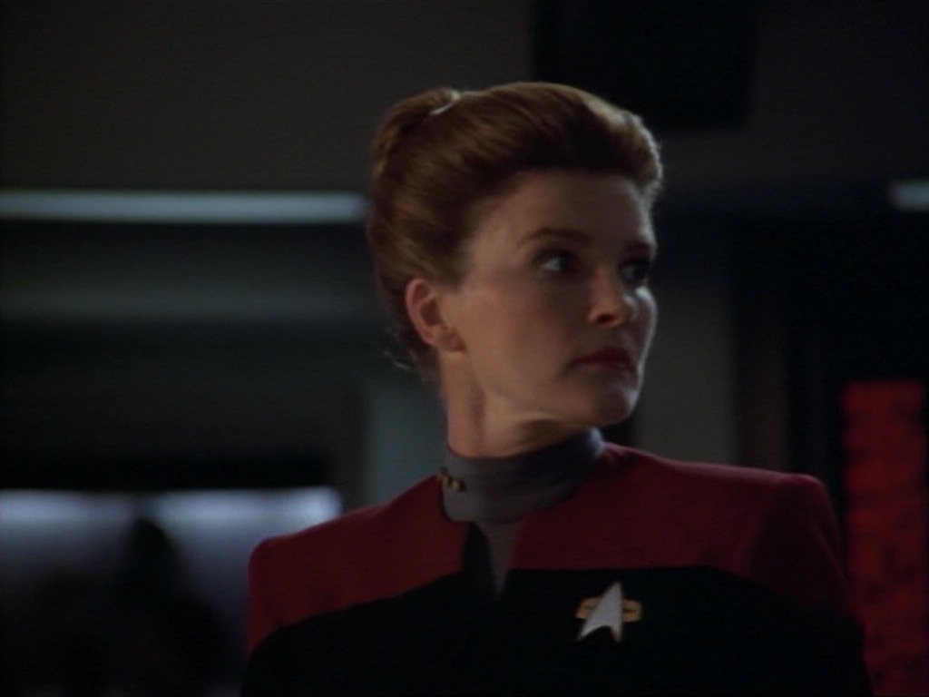 ariane179254_StarTrekVoyager_1x01_1x02-Caretaker_6988.jpg