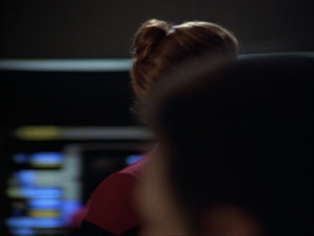 ariane179254_StarTrekVoyager_1x01_1x02-Caretaker_6990.jpg