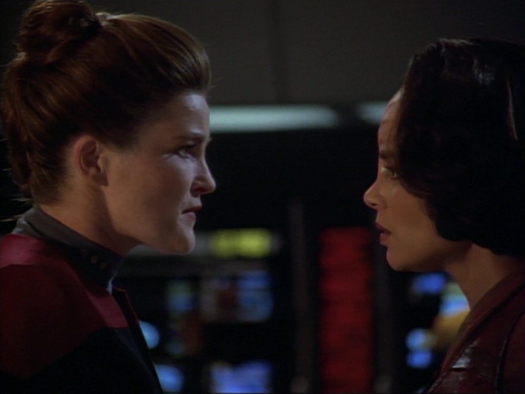 ariane179254_StarTrekVoyager_1x01_1x02-Caretaker_6994.jpg