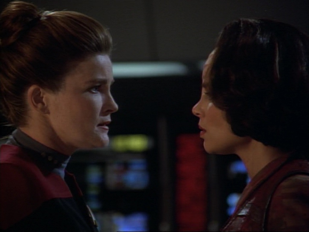 ariane179254_StarTrekVoyager_1x01_1x02-Caretaker_6999.jpg