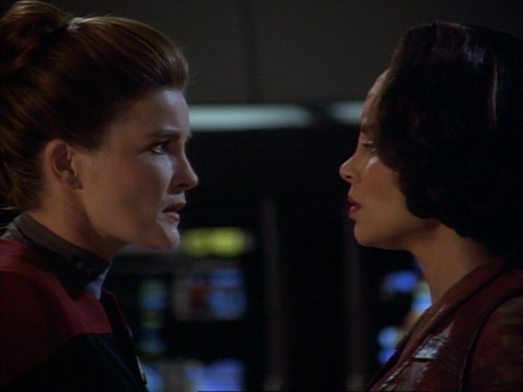 ariane179254_StarTrekVoyager_1x01_1x02-Caretaker_7006.jpg