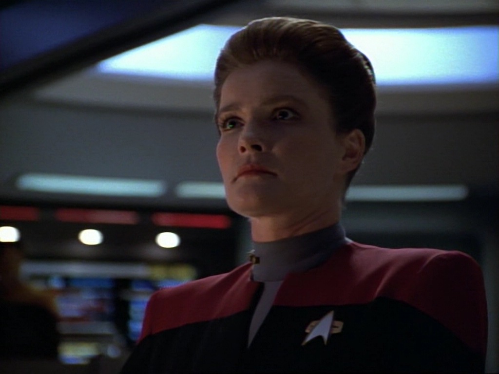 ariane179254_StarTrekVoyager_1x01_1x02-Caretaker_7023.jpg