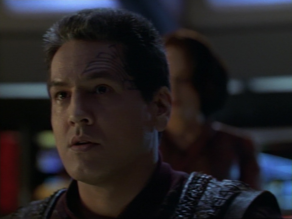 ariane179254_StarTrekVoyager_1x01_1x02-Caretaker_7027.jpg