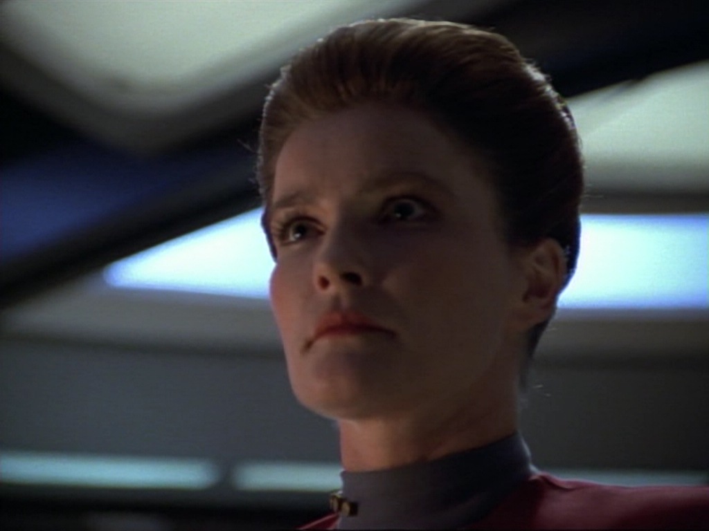 ariane179254_StarTrekVoyager_1x01_1x02-Caretaker_7031.jpg