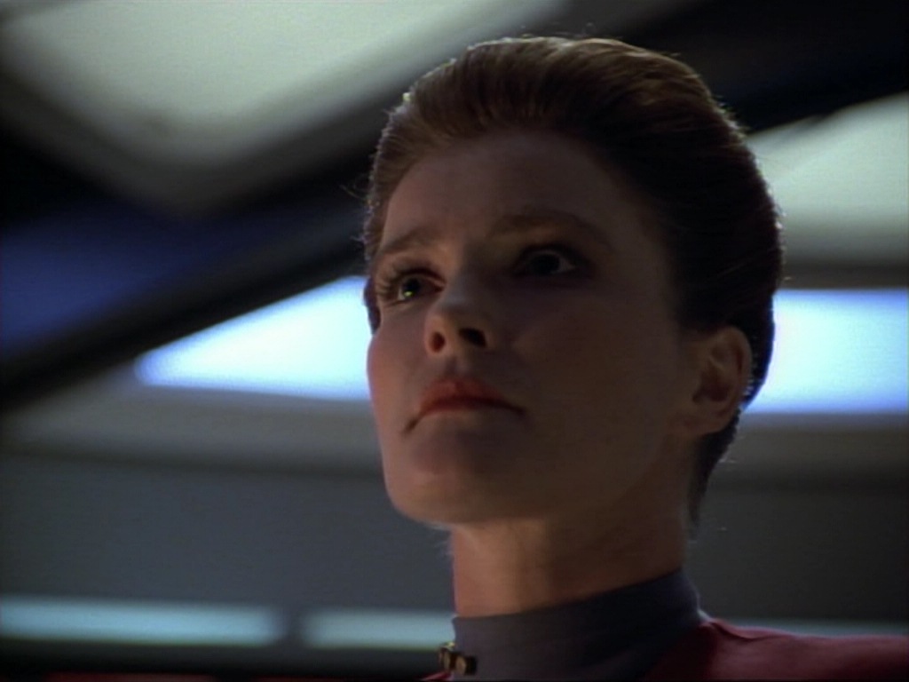 ariane179254_StarTrekVoyager_1x01_1x02-Caretaker_7070.jpg