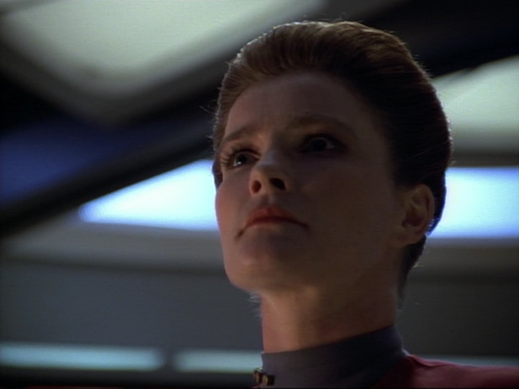ariane179254_StarTrekVoyager_1x01_1x02-Caretaker_7085.jpg