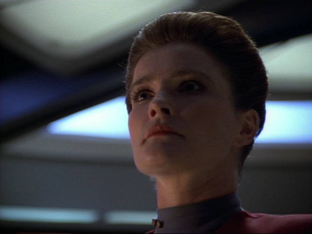 ariane179254_StarTrekVoyager_1x01_1x02-Caretaker_7087.jpg