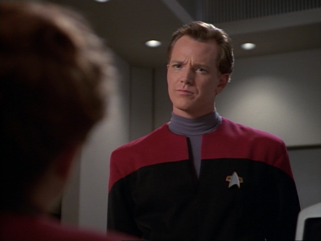 ariane179254_StarTrekVoyager_1x01_1x02-Caretaker_7114.jpg