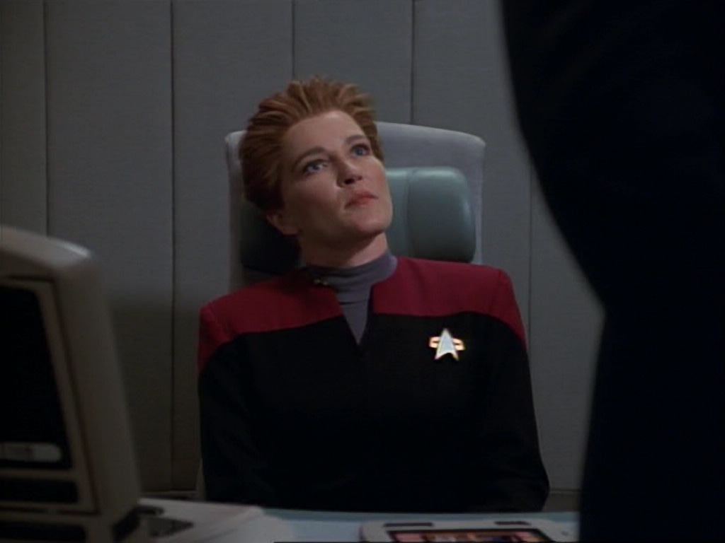 ariane179254_StarTrekVoyager_1x01_1x02-Caretaker_7117.jpg