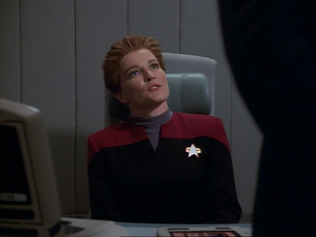 ariane179254_StarTrekVoyager_1x01_1x02-Caretaker_7119.jpg