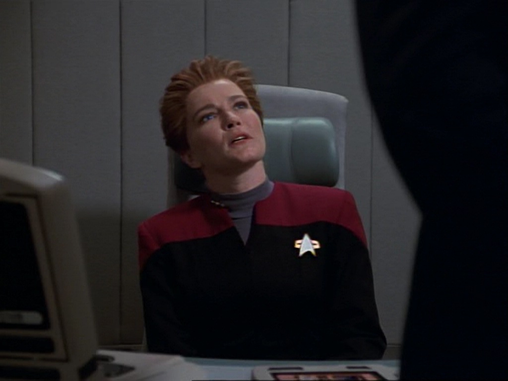 ariane179254_StarTrekVoyager_1x01_1x02-Caretaker_7137.jpg