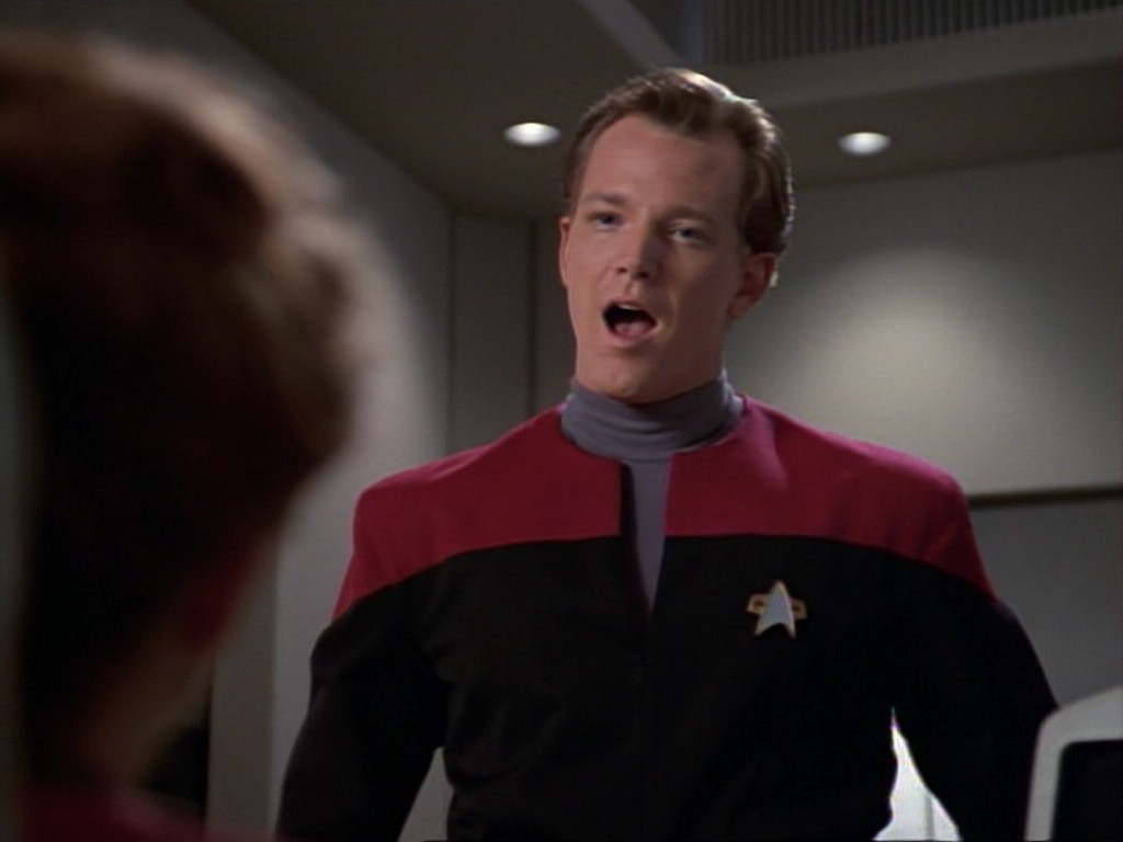 ariane179254_StarTrekVoyager_1x01_1x02-Caretaker_7144.jpg