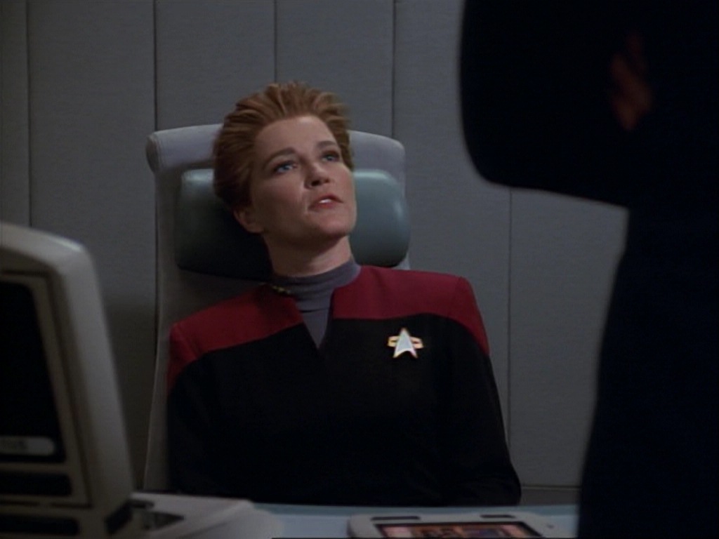 ariane179254_StarTrekVoyager_1x01_1x02-Caretaker_7172.jpg