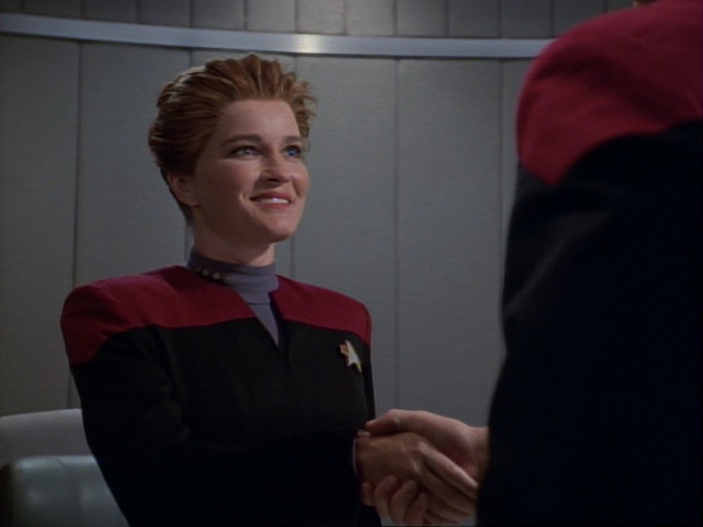 ariane179254_StarTrekVoyager_1x01_1x02-Caretaker_7184.jpg