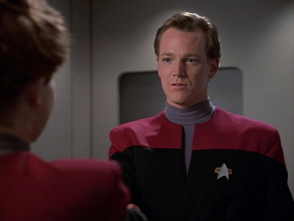 ariane179254_StarTrekVoyager_1x01_1x02-Caretaker_7186.jpg
