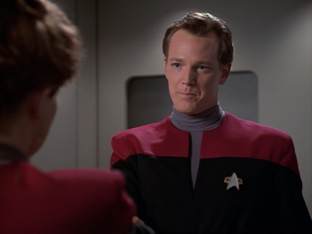 ariane179254_StarTrekVoyager_1x01_1x02-Caretaker_7189.jpg