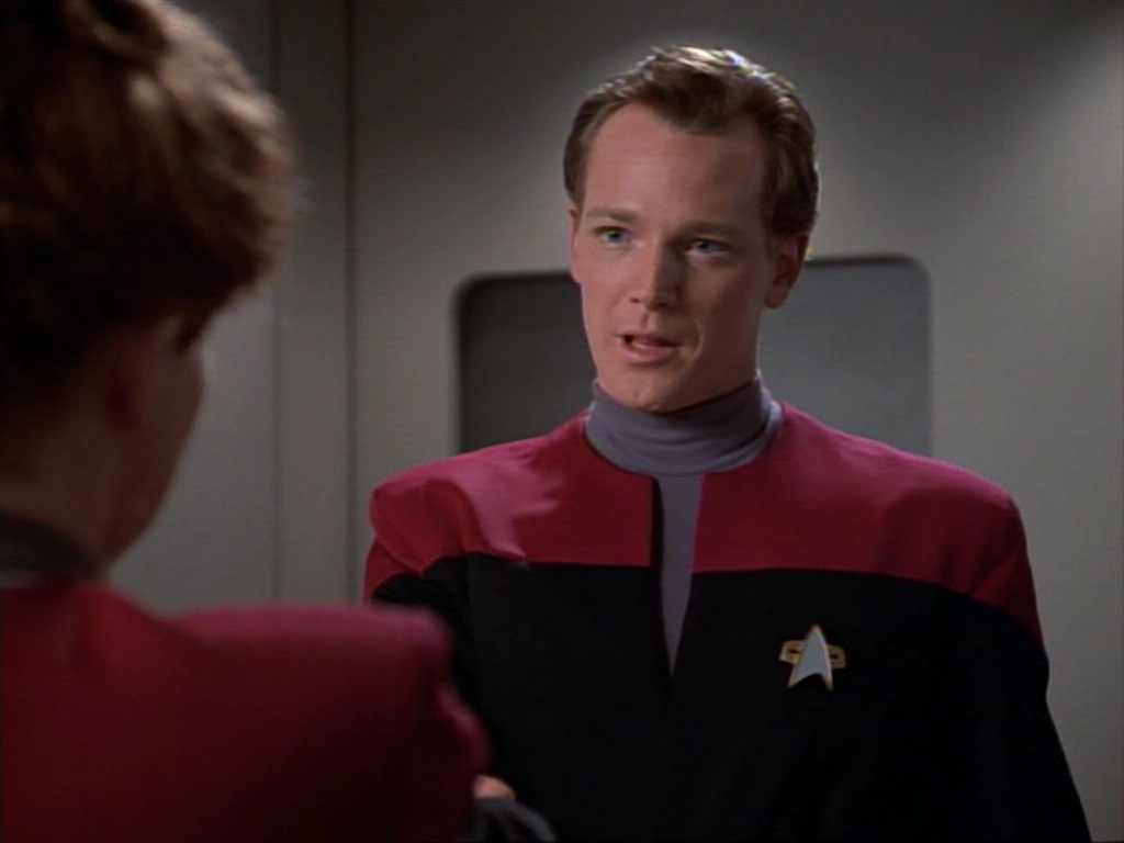 ariane179254_StarTrekVoyager_1x01_1x02-Caretaker_7190.jpg