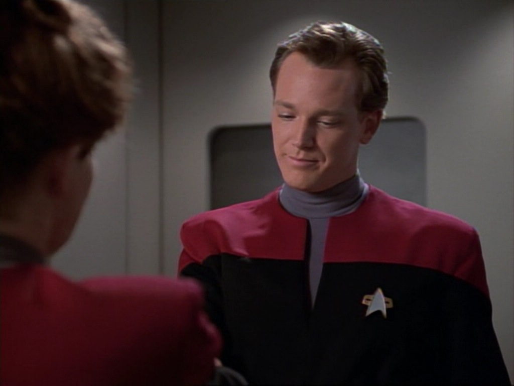 ariane179254_StarTrekVoyager_1x01_1x02-Caretaker_7191.jpg