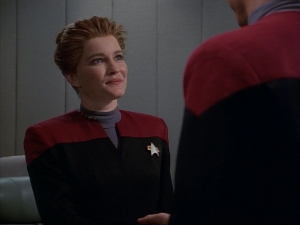 ariane179254_StarTrekVoyager_1x01_1x02-Caretaker_7196.jpg