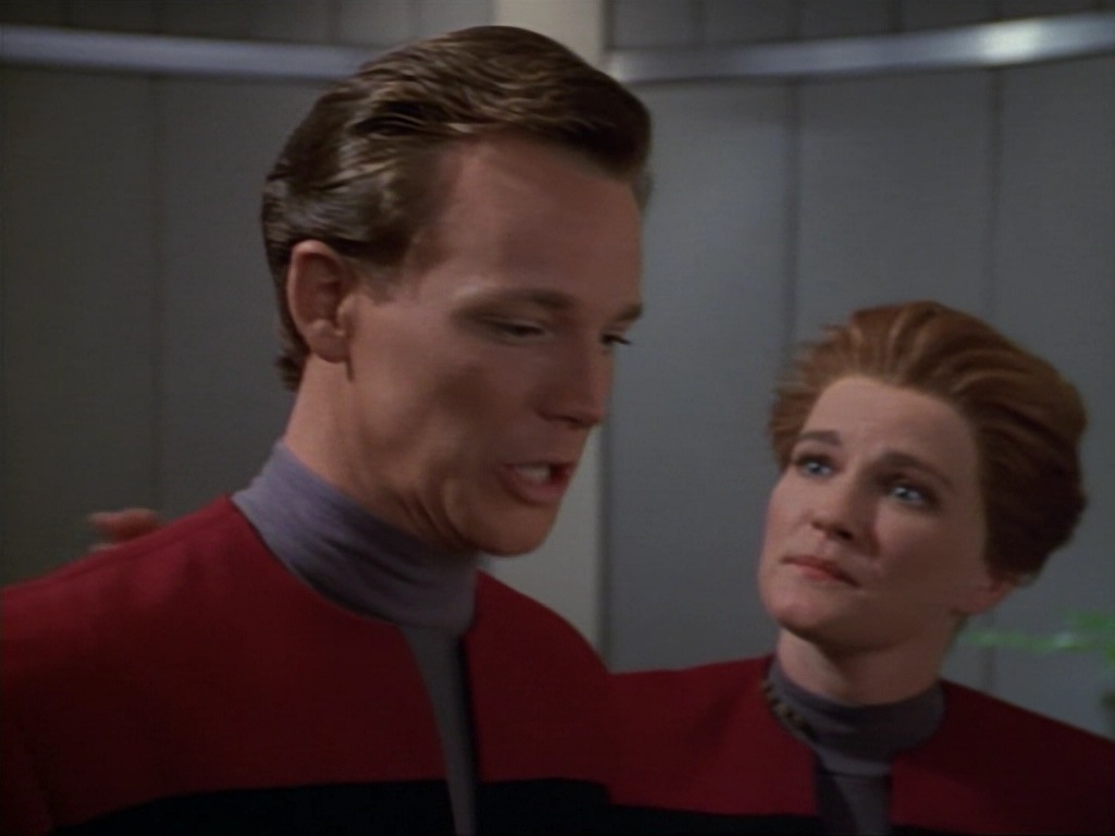 ariane179254_StarTrekVoyager_1x01_1x02-Caretaker_7204.jpg