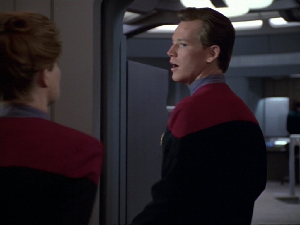 ariane179254_StarTrekVoyager_1x01_1x02-Caretaker_7208.jpg