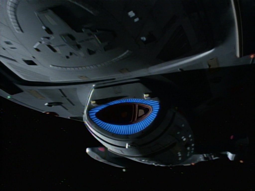 ariane179254_StarTrekVoyager_1x01_1x02-Caretaker_7295.jpg