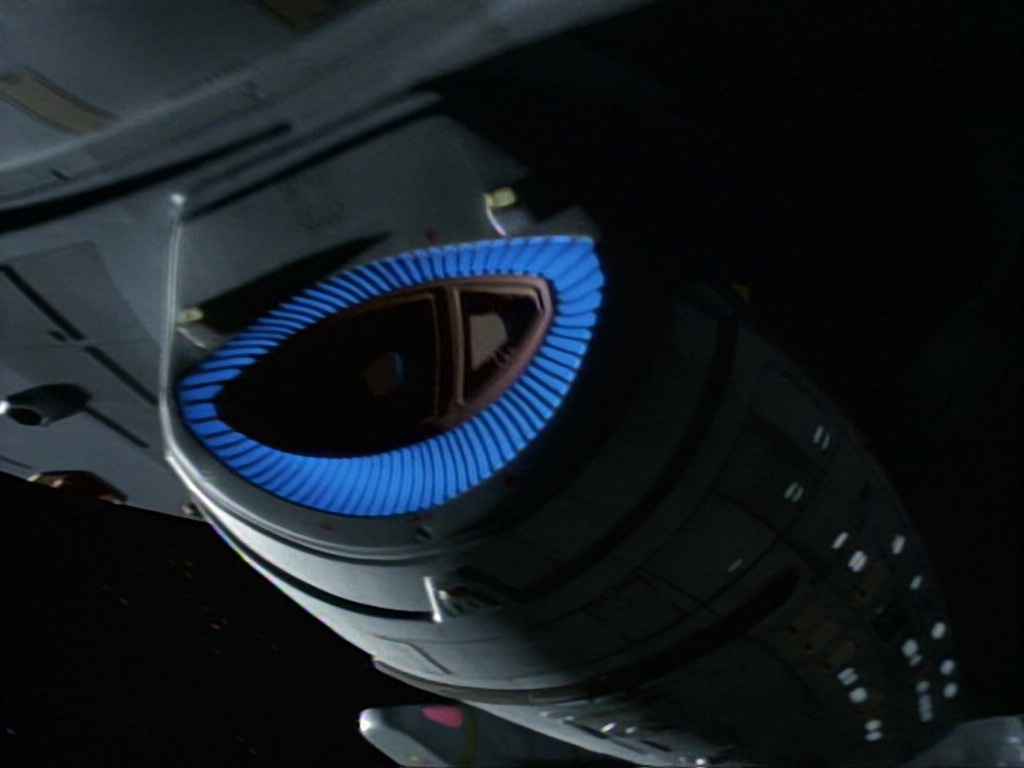 ariane179254_StarTrekVoyager_1x01_1x02-Caretaker_7296.jpg
