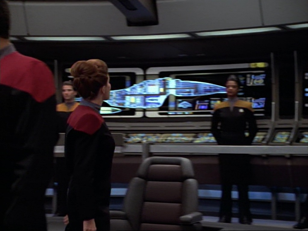 ariane179254_StarTrekVoyager_1x01_1x02-Caretaker_7321.jpg