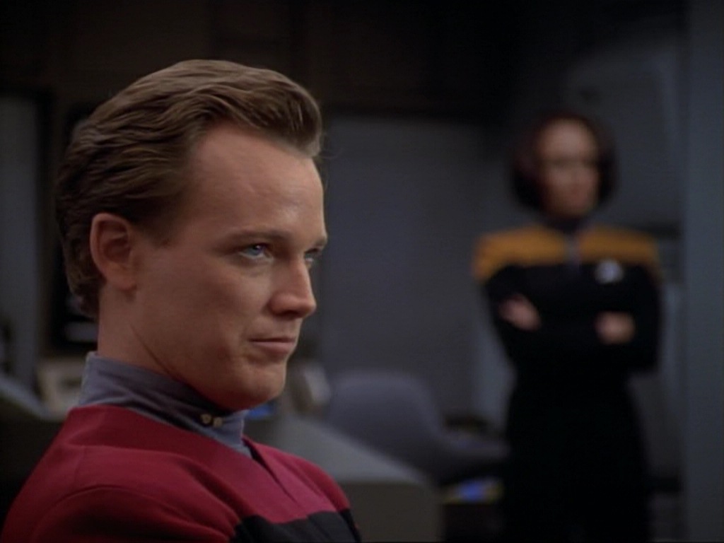 ariane179254_StarTrekVoyager_1x01_1x02-Caretaker_7350.jpg