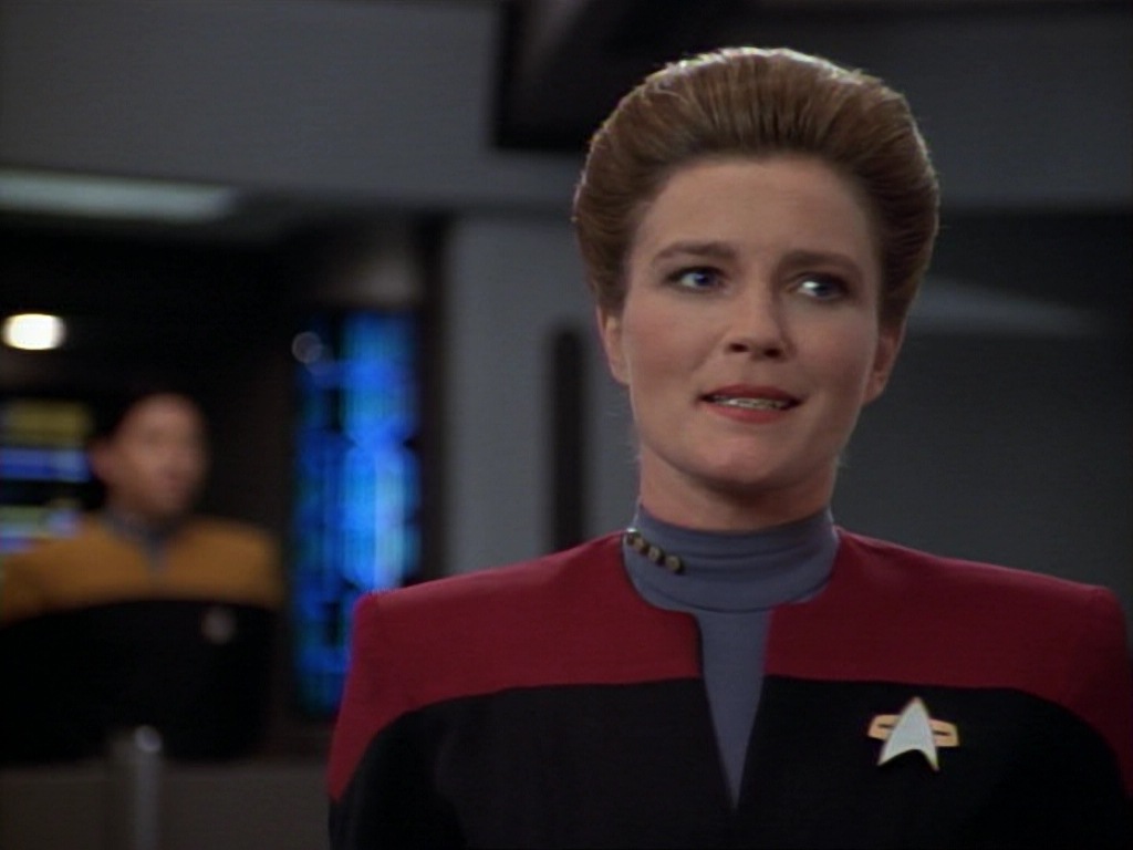 ariane179254_StarTrekVoyager_1x01_1x02-Caretaker_7378.jpg