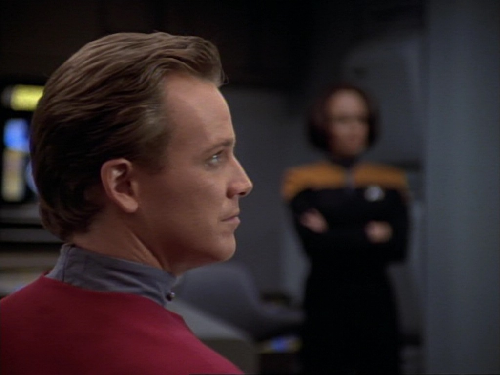 ariane179254_StarTrekVoyager_1x01_1x02-Caretaker_7386.jpg