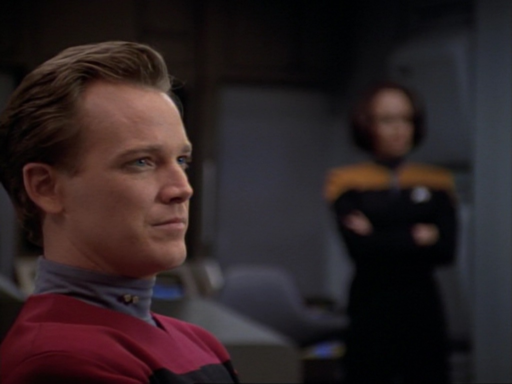 ariane179254_StarTrekVoyager_1x01_1x02-Caretaker_7392.jpg