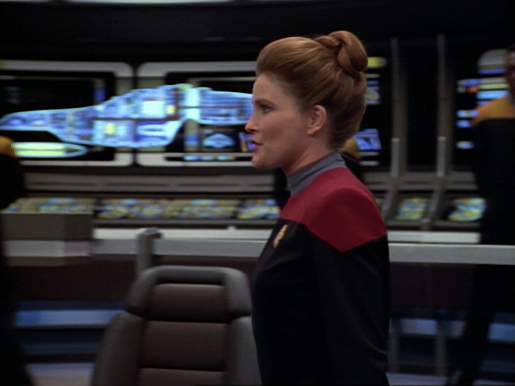 ariane179254_StarTrekVoyager_1x01_1x02-Caretaker_7399.jpg