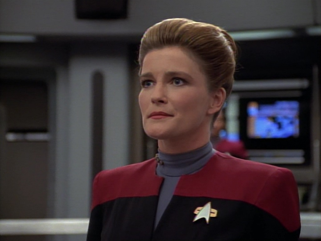 ariane179254_StarTrekVoyager_1x01_1x02-Caretaker_7410.jpg