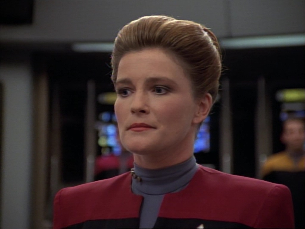 ariane179254_StarTrekVoyager_1x01_1x02-Caretaker_7415.jpg