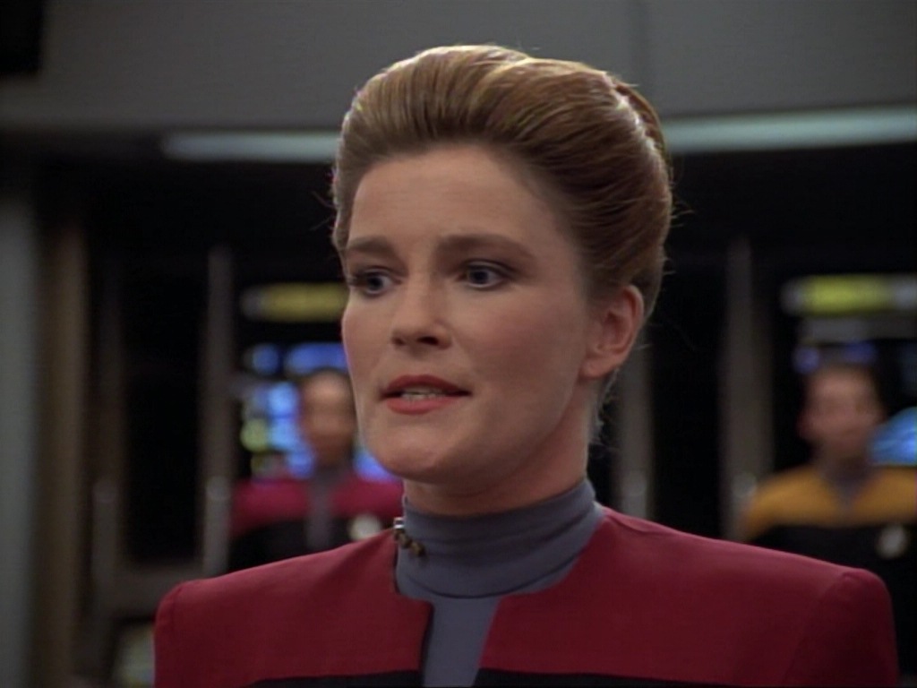 ariane179254_StarTrekVoyager_1x01_1x02-Caretaker_7416.jpg