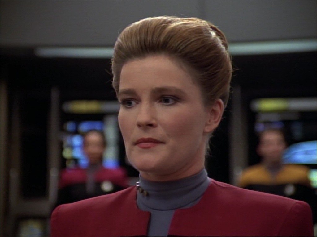 ariane179254_StarTrekVoyager_1x01_1x02-Caretaker_7417.jpg
