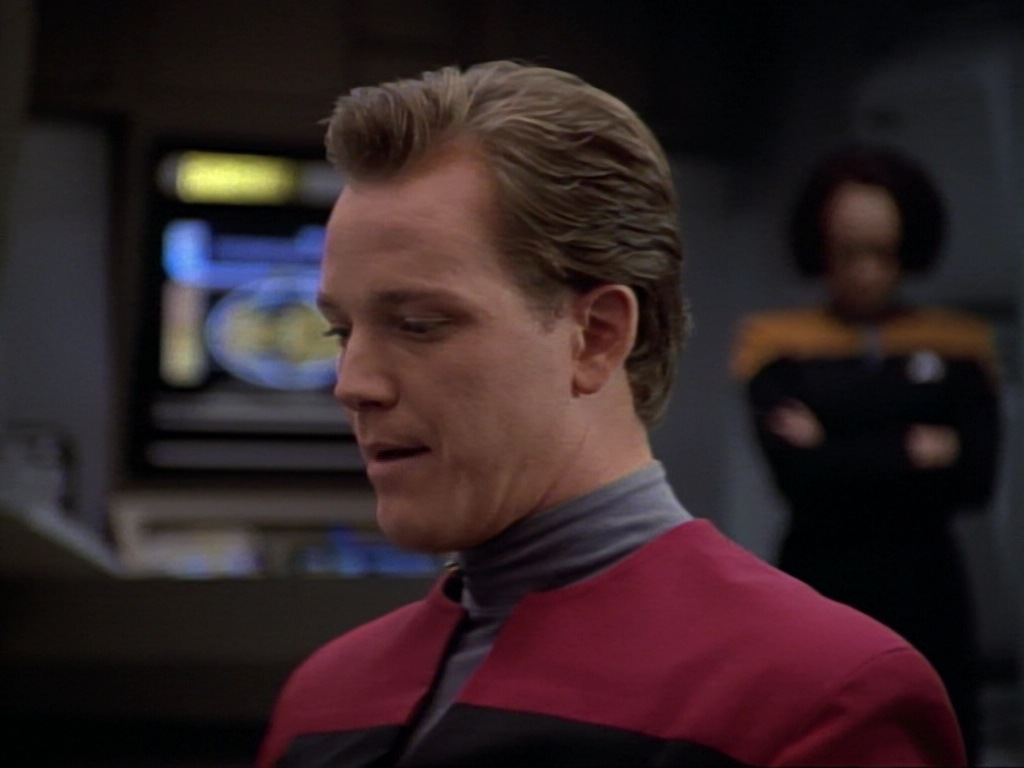 ariane179254_StarTrekVoyager_1x01_1x02-Caretaker_7424.jpg